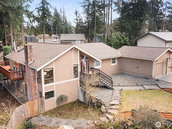 2nd image of 15711 SE 178th Place