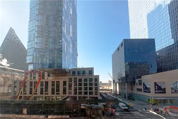 Sold by A & I Broadway | media 10