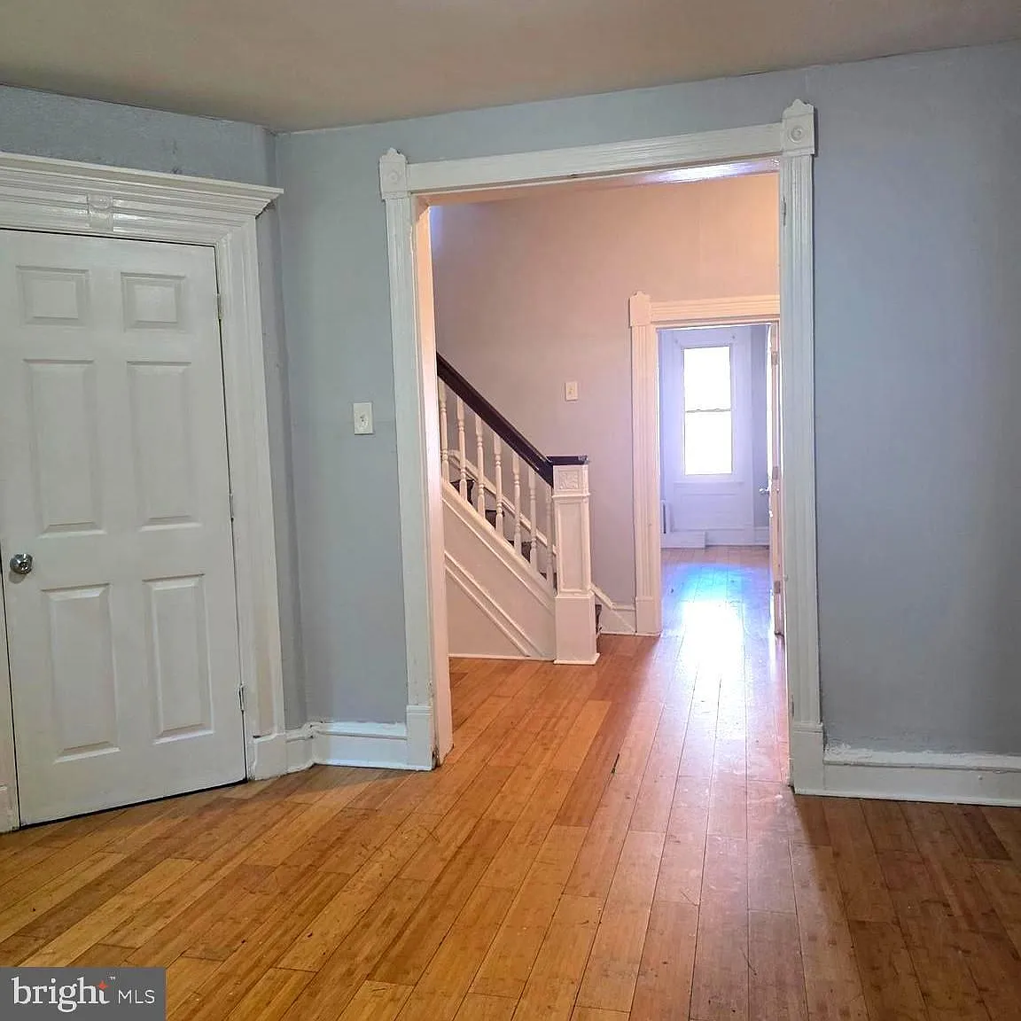 6 bed, 2340 sqft, $2,500 — Photo 3