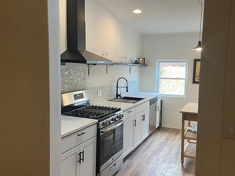 450 Belgrade St — Photo 26