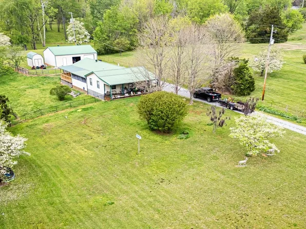 1655 New Deal Potts Rd, Portland, TN 37148