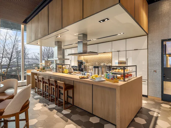 252 South Street image 11 of 27