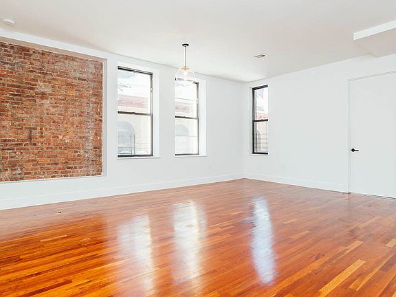2nd image of 176 Bainbridge St #2
