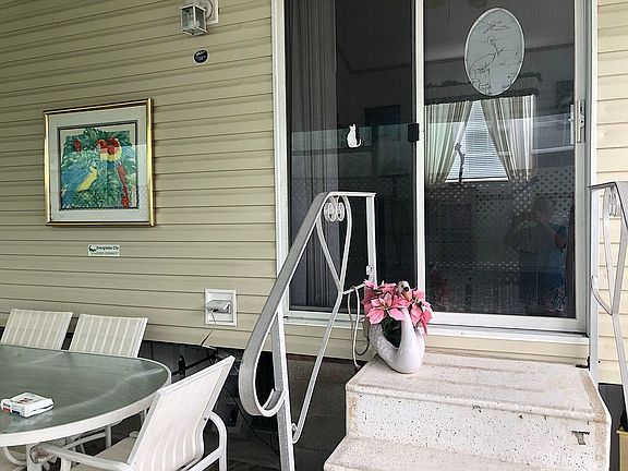 2nd image of 703 Collier Ave #33