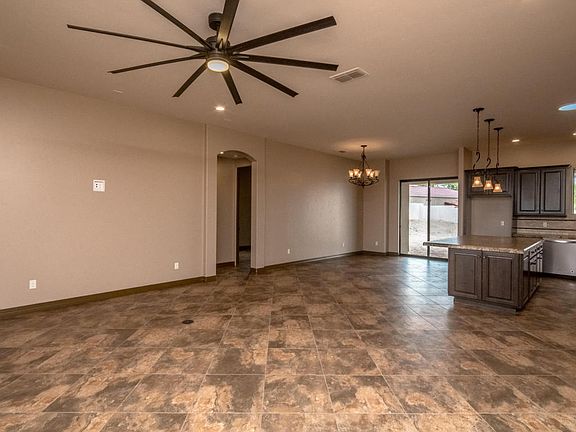 5th image of 2040 Burgundy Dr