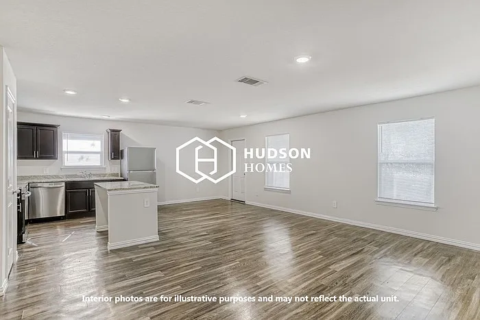 3 bed, 2.0 bath, 1298 sqft, $1,499 — Photo 4