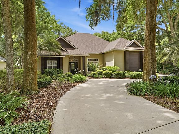 3rd image of 95342 Mackinas Cir