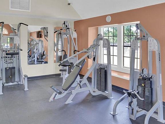 5th image of 305 Lakepointe Dr Unit 201