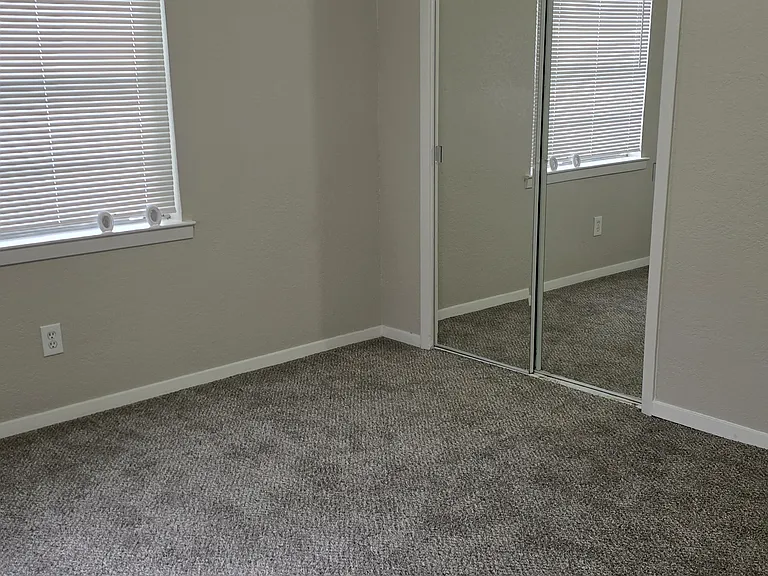 401 S Judd St — Photo 13