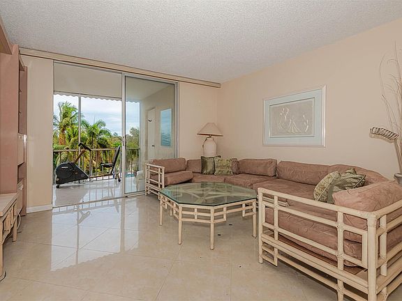 5th image of 1402 NW 80th Avenue #305