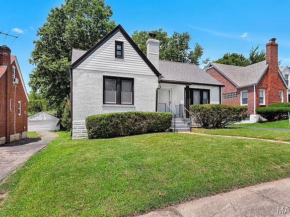 2nd image of 3827 Oakridge Blvd