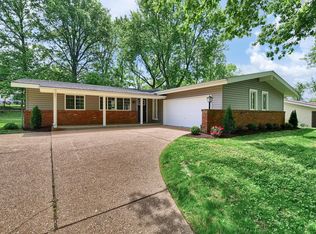 1532 Eastham Dr, Saint Louis, MO 63146