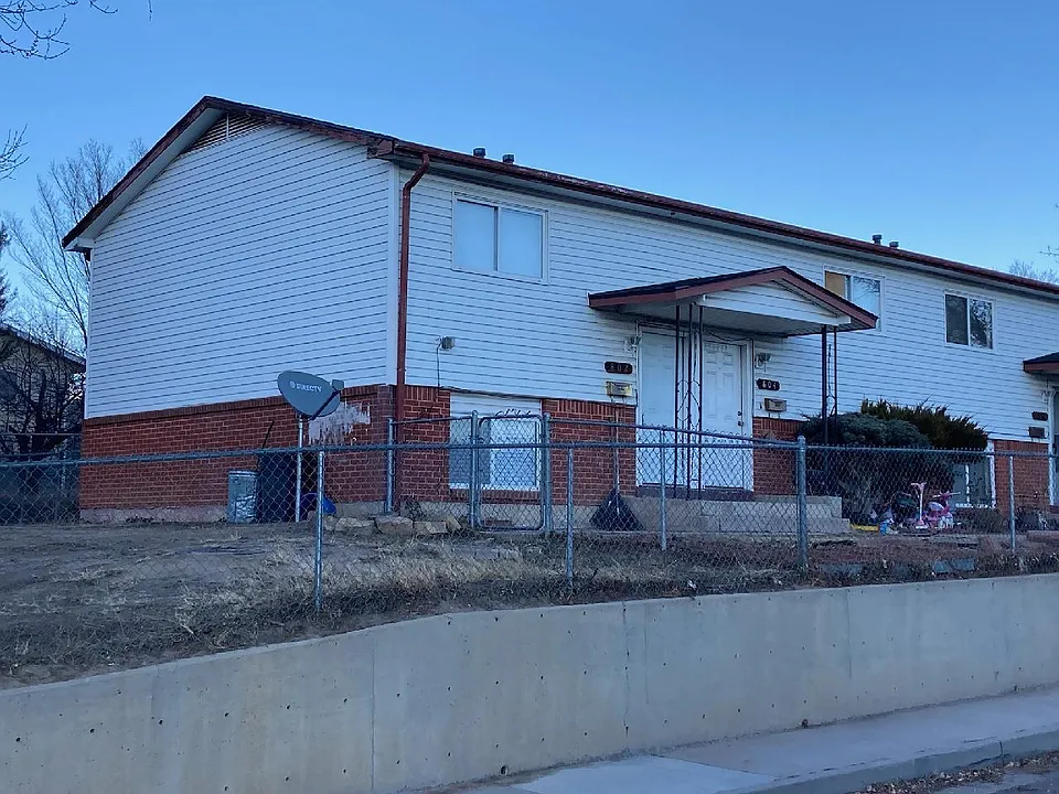 802 E Santa Fe St