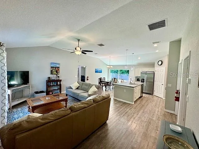 5423 NW 52nd Ave — Photo 2