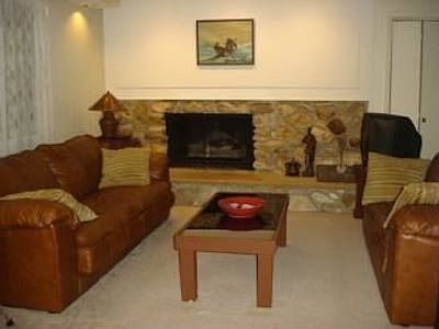 3rd image of 905 E McHenry St #1