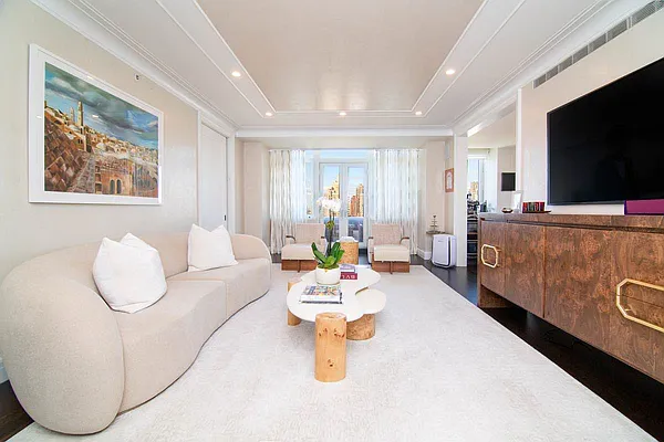 Rented by Emerson Realty NY LLC | media 6