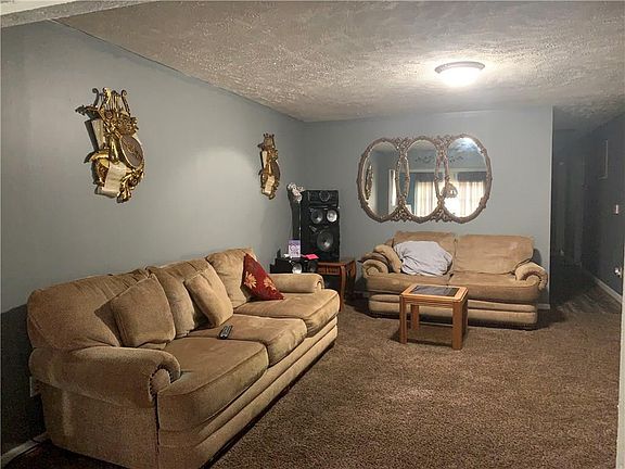 4th image of 3327 N Hawthorne Ln