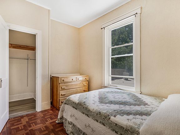 4th image of 2209 15th St #4