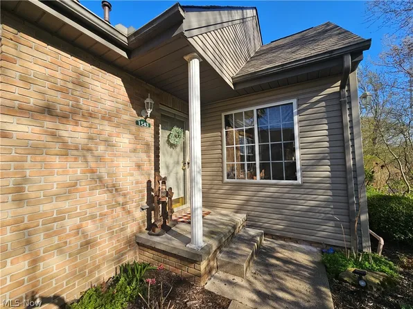 1543 Cambridge Ave SW, North Canton, OH 44709