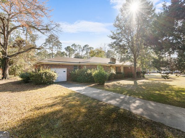 202 S Edgewood Dr, Statesboro, GA 30458