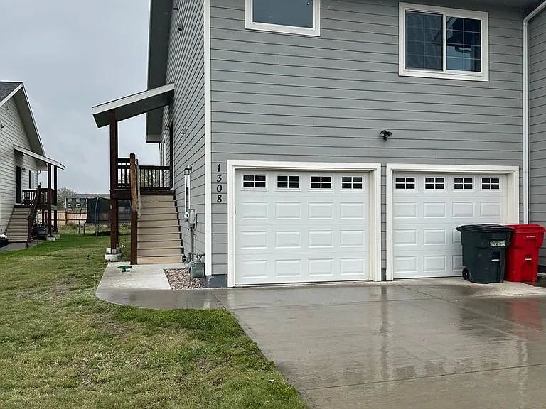 1308 Bette Ln — Photo 2