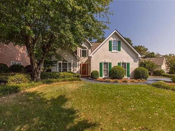 3rd image of 2103 Highland Club Dr SE