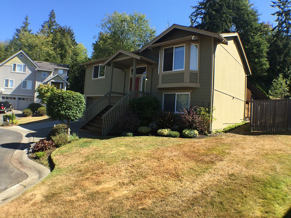1st image of 2025 81st Ave NE
