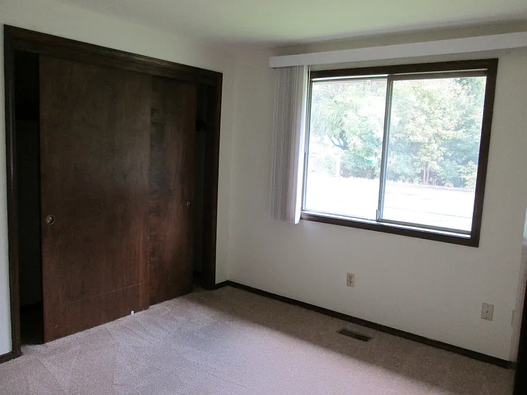 17640 SW Wright St — Photo 9