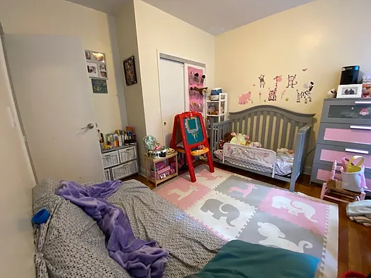 Rented by Mdays Realty | media 40