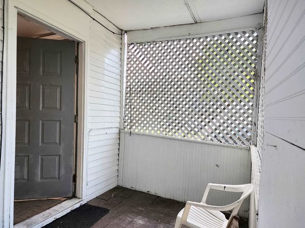 fort-wayne-indiana-445010387 picture