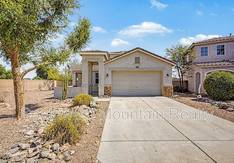 44967 W Sage Brush Dr — Photo 1