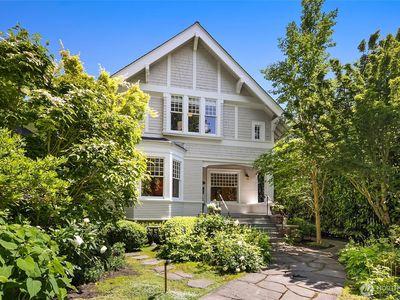 914 18th Avenue E, Seattle, WA, 98112
