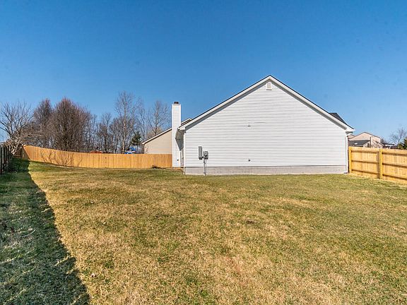 4th image of 226 Primrose Cir