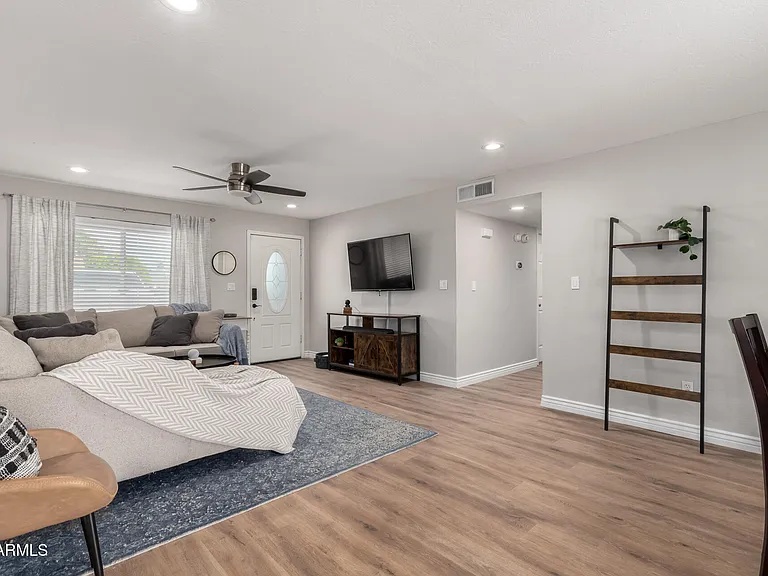 3503 E Campo Bello Dr — Photo 5
