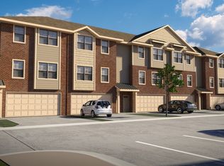 1031 Gold Dr, West Des Moines, IA 50266