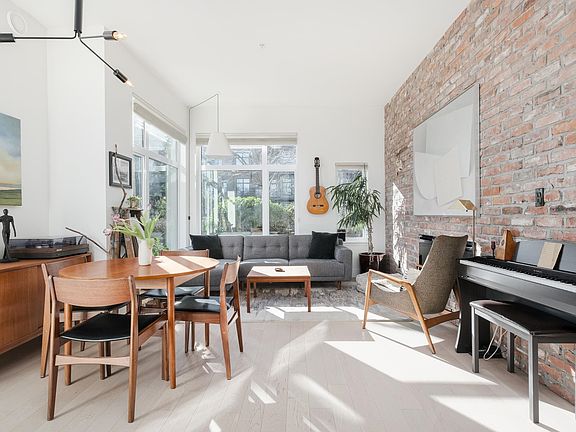 3rd image of 260 Salter St #110