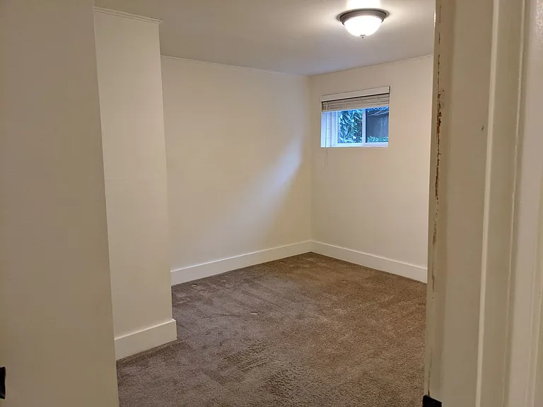 Elise Apartments — Photo 3
