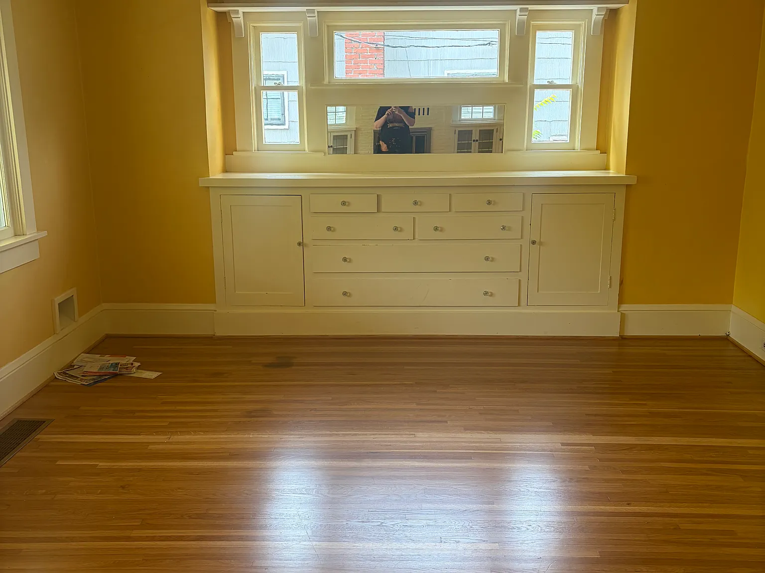 4 bed, 2200 sqft, $4,000 — Photo 3
