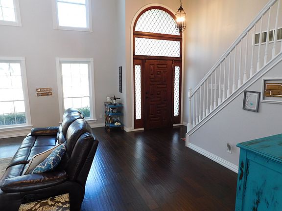 4th image of 800 Saint Emelion Ct