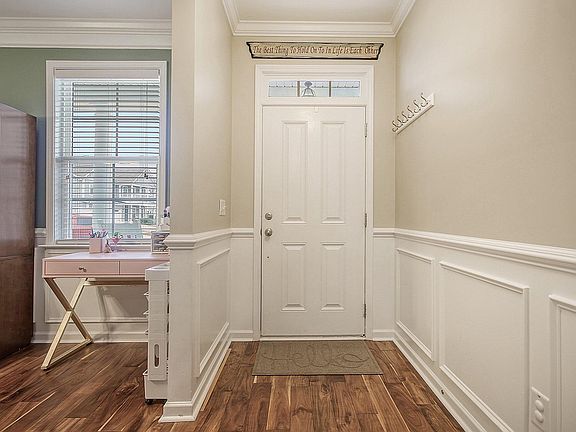 5th image of 389 Whispering Breeze Ln