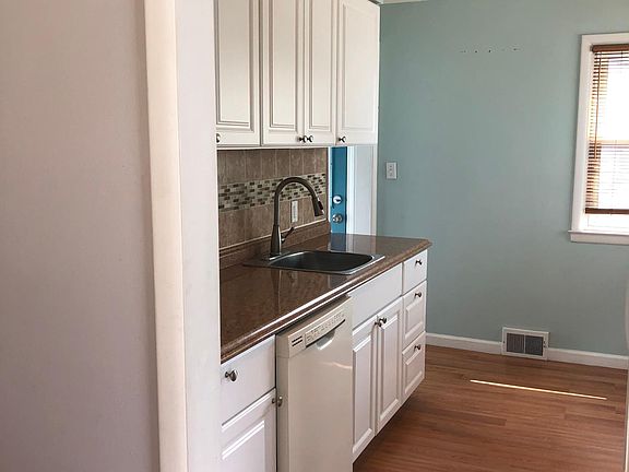 3rd image of 54 E Barrett Ave