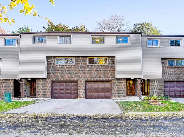 2020 Pharmacy Ave #23, Toronto, ON M1T 1H8