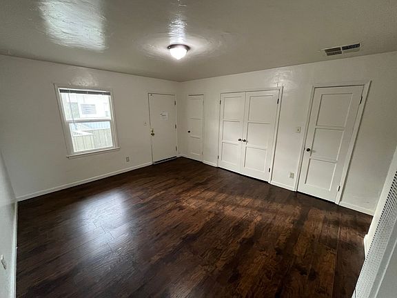 4th image of 267 W Belleview Ave APT 15