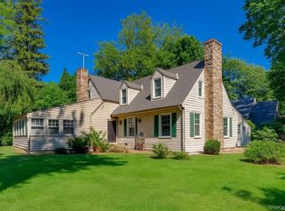 16 Ascot Ridge Rd, Great Neck, NY 11021