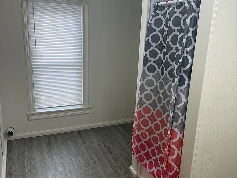 423 Marion St #2 — Photo 6