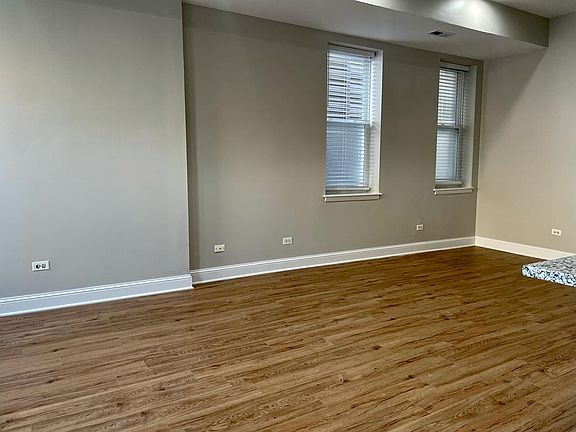 3rd image of 1617 W Superior St #1F