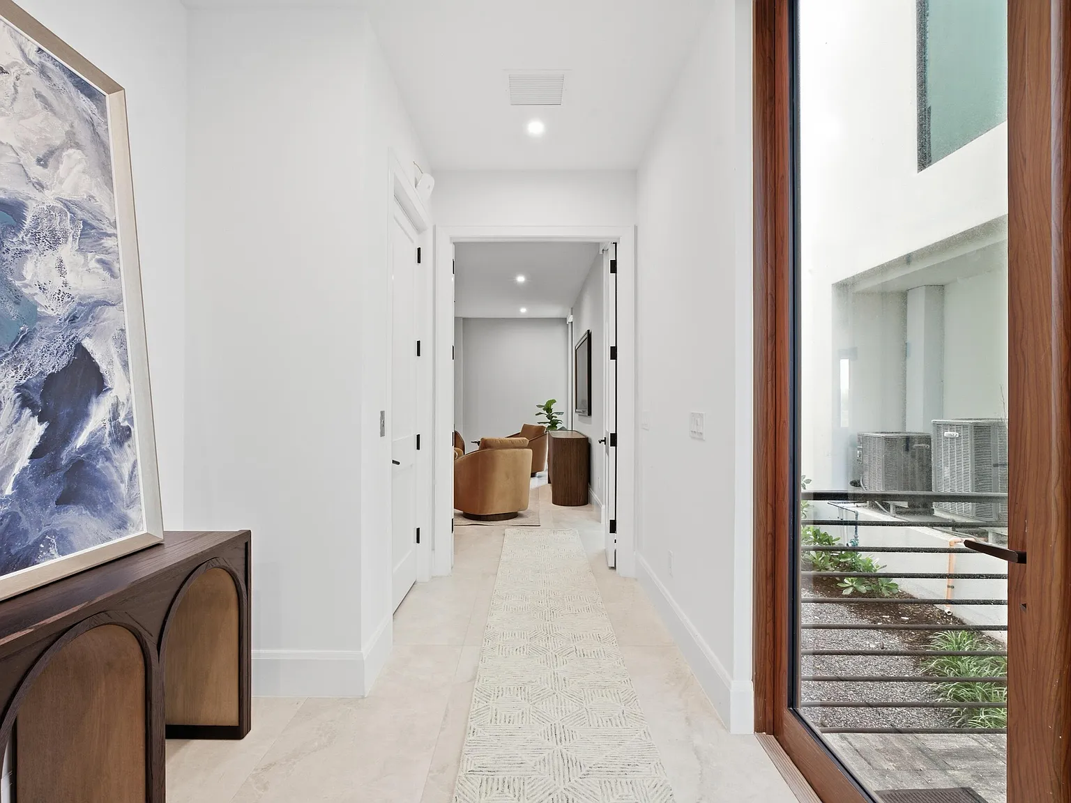 4 bed, 6.0 bath, 3911 sqft, $15,000 — Photo 4