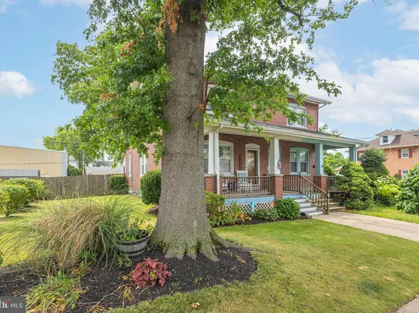 742 W 3rd St, Lansdale, PA 19446