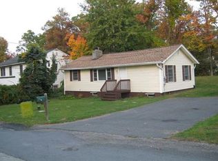 425 Aqueduct Rd, Highland Lakes, NJ 07422