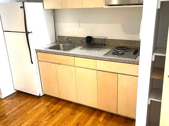 5th image of 348 E 49th St APT 5E